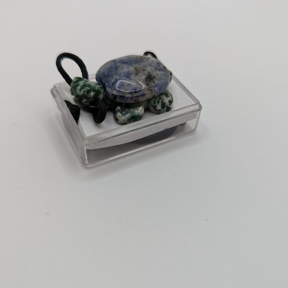 Blue Sodalite Green TURTLE tortoise GEM carving Pendant NECKLACE - Picture 6 of 8